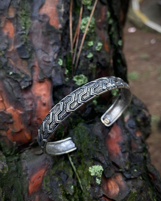 Oksitli Geometrik Desen Bilezik – Ayarlanabilir 925 Ayar Gümüş-Osiris Jewelry