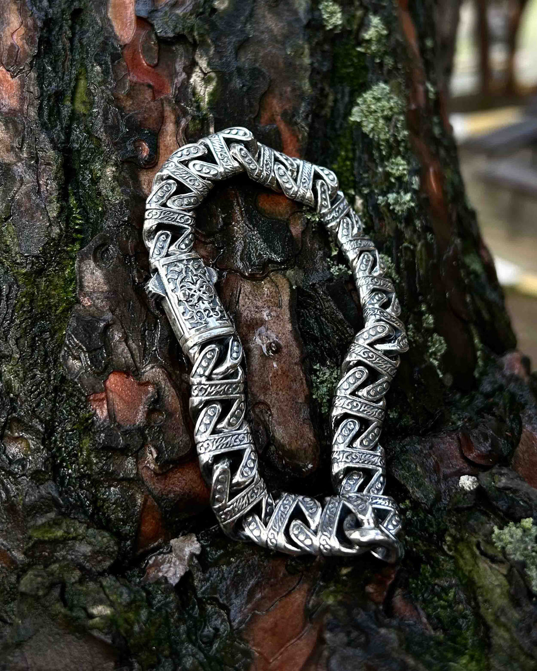 Ağır 925 ayar gümüş erkek takıları, kolye ve bileklik seçkisi
