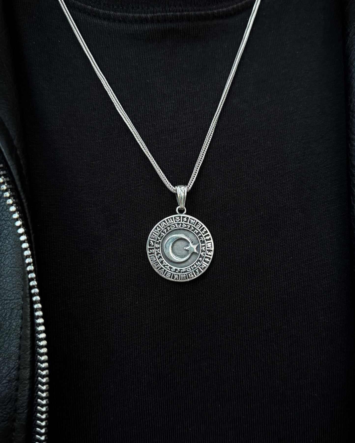 Ayyıldız ve Oğuz Boyları Madalyon Kolye – 925 Ayar Gümüş