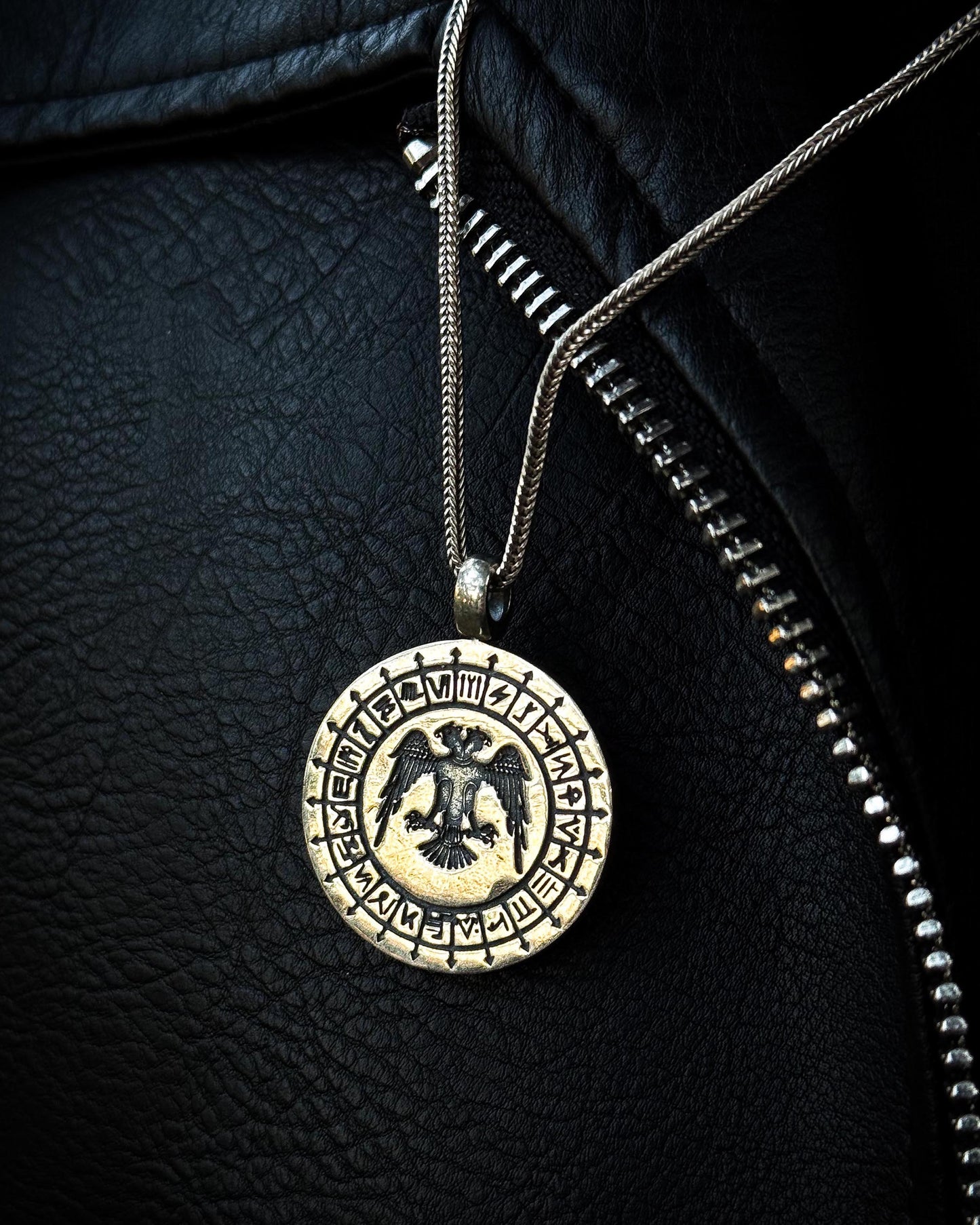 Selçuklu Kartalı ve Oğuz Boyları Kazıma Kolye – 925 Ayar Gümüş