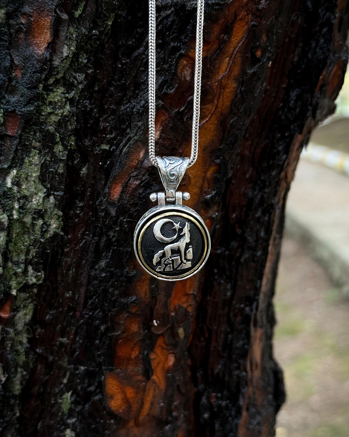 Ay Yıldız ve Bozkurt Kolye (Döner Mekanizmalı) – 925 Ayar Gümüş