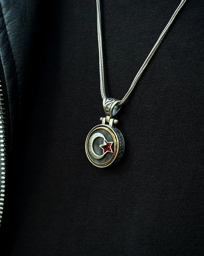 Kırmızı Taşlı Ay Yıldız Kolye (Döner Mekanizmalı) – 925 Ayar Gümüş