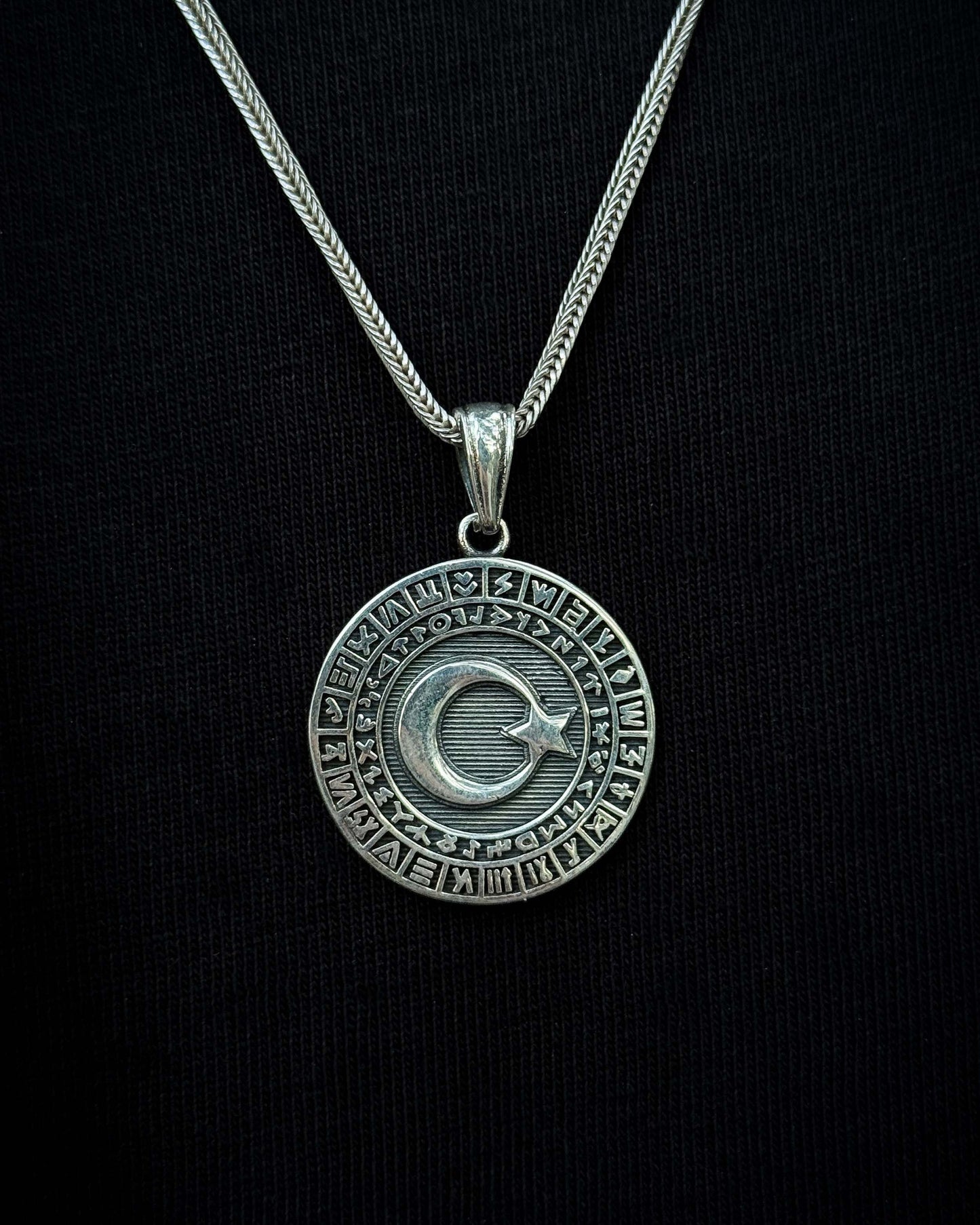 Ayyıldız ve Oğuz Boyları Madalyon Kolye – 925 Ayar Gümüş