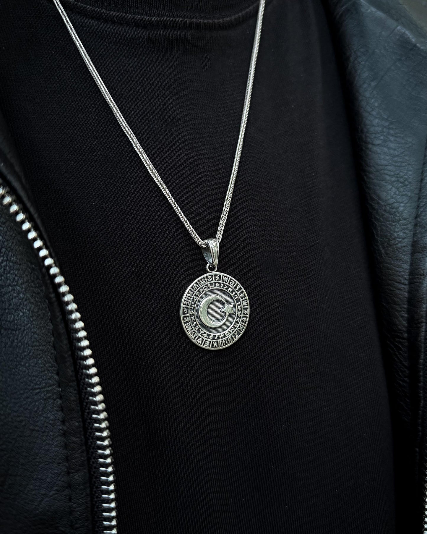 Ayyıldız ve Oğuz Boyları Madalyon Kolye – 925 Ayar Gümüş