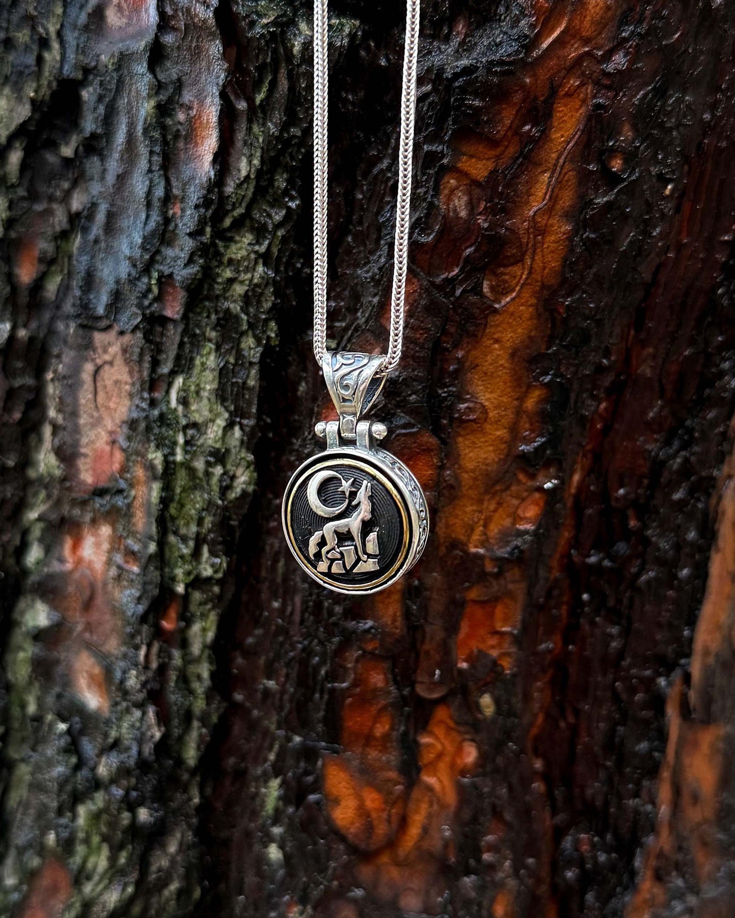 Ay Yıldız ve Bozkurt Kolye (Döner Mekanizmalı) – 925 Ayar Gümüş