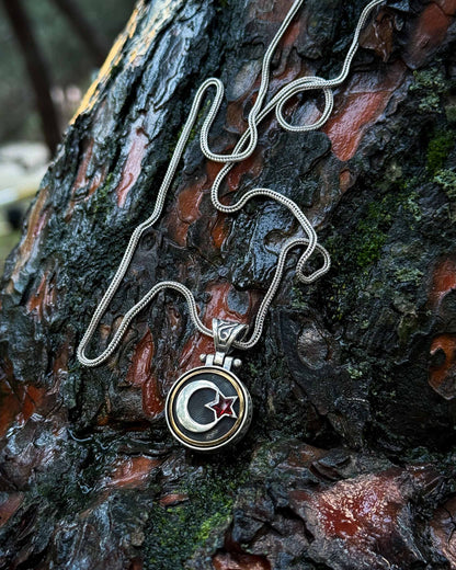 Kırmızı Taşlı Ay Yıldız Kolye (Döner Mekanizmalı) – 925 Ayar Gümüş