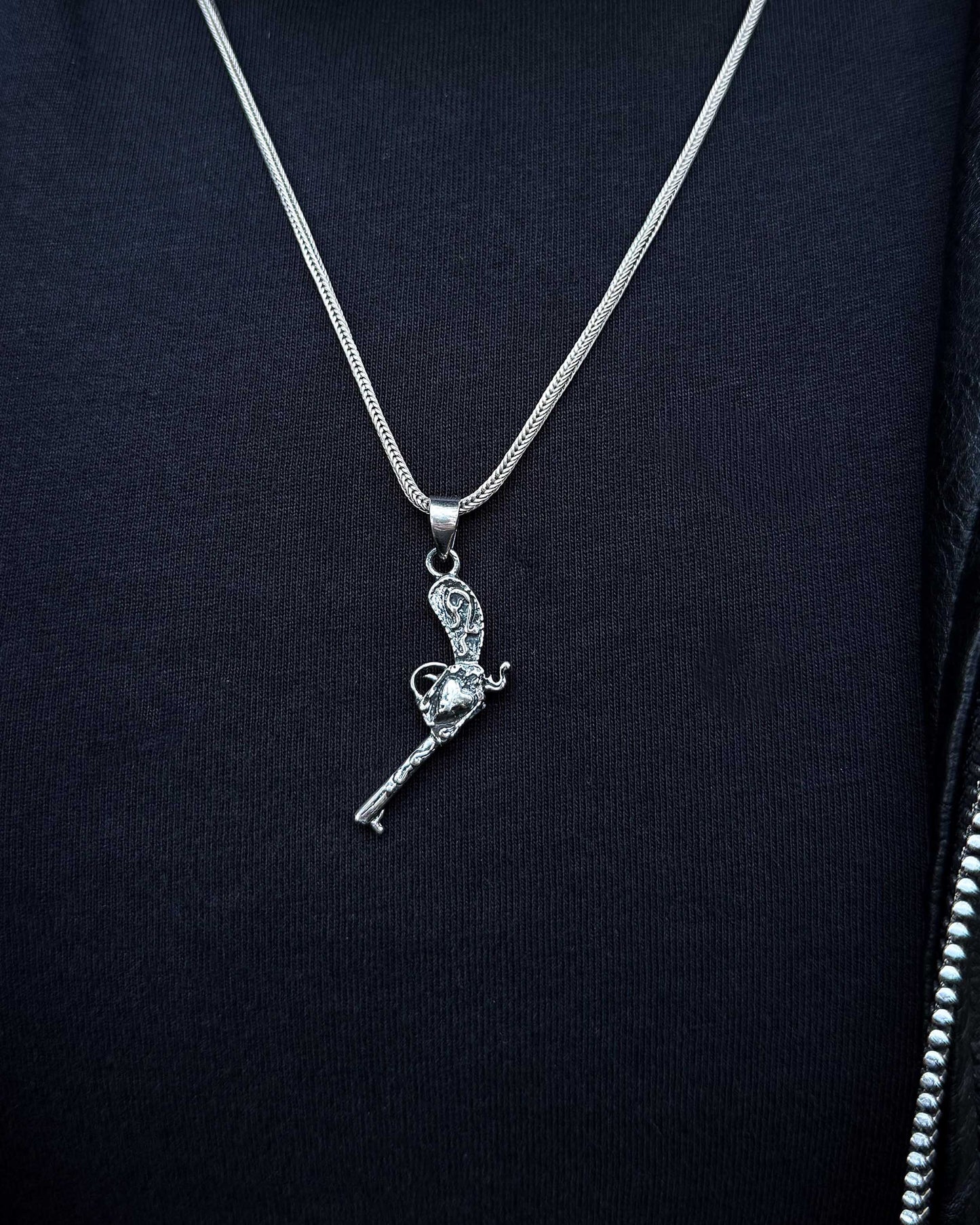 Altıpatlar Tabanca Kolye – 925 Ayar Gümüş