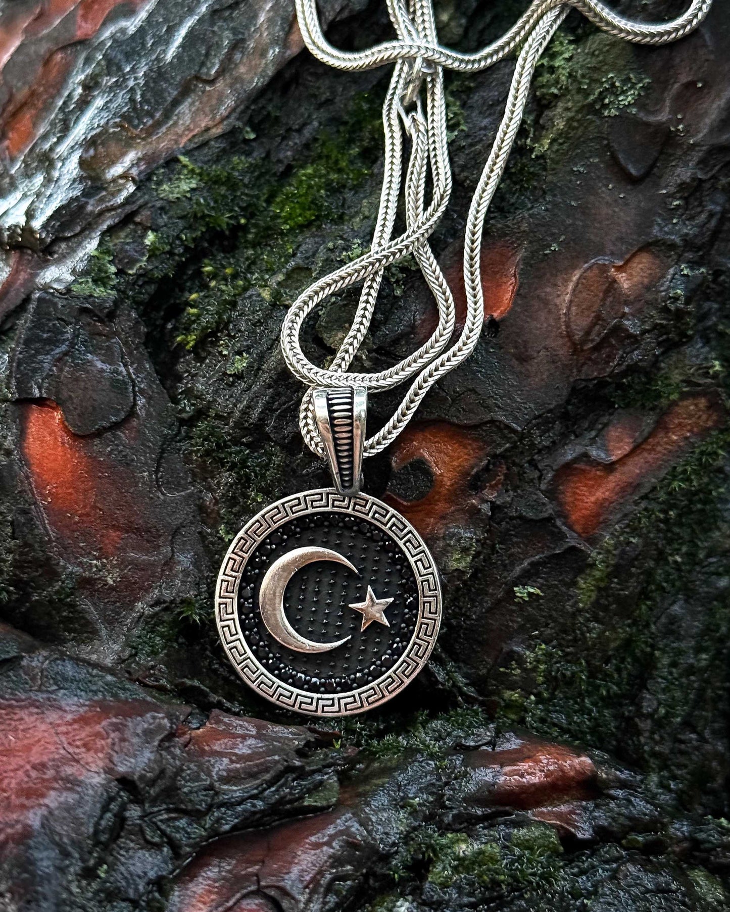 Siyah Ay Yıldız Madalyon Kolye – 925 Ayar Gümüş