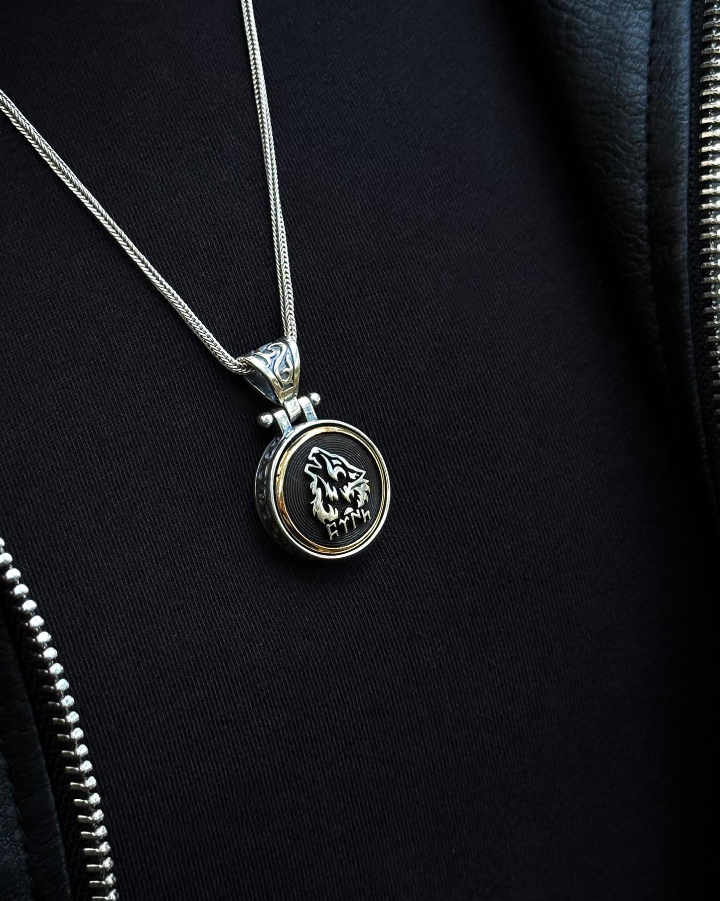 Türk Yazılı Bozkurt Kolye (Döner Mekanizmalı) – 925 Ayar Gümüş