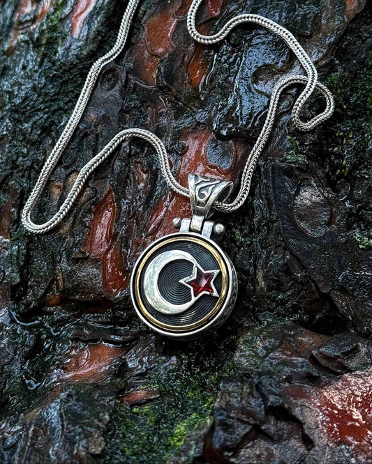 Kırmızı Taşlı Ay Yıldız Kolye (Döner Mekanizmalı) – 925 Ayar Gümüş