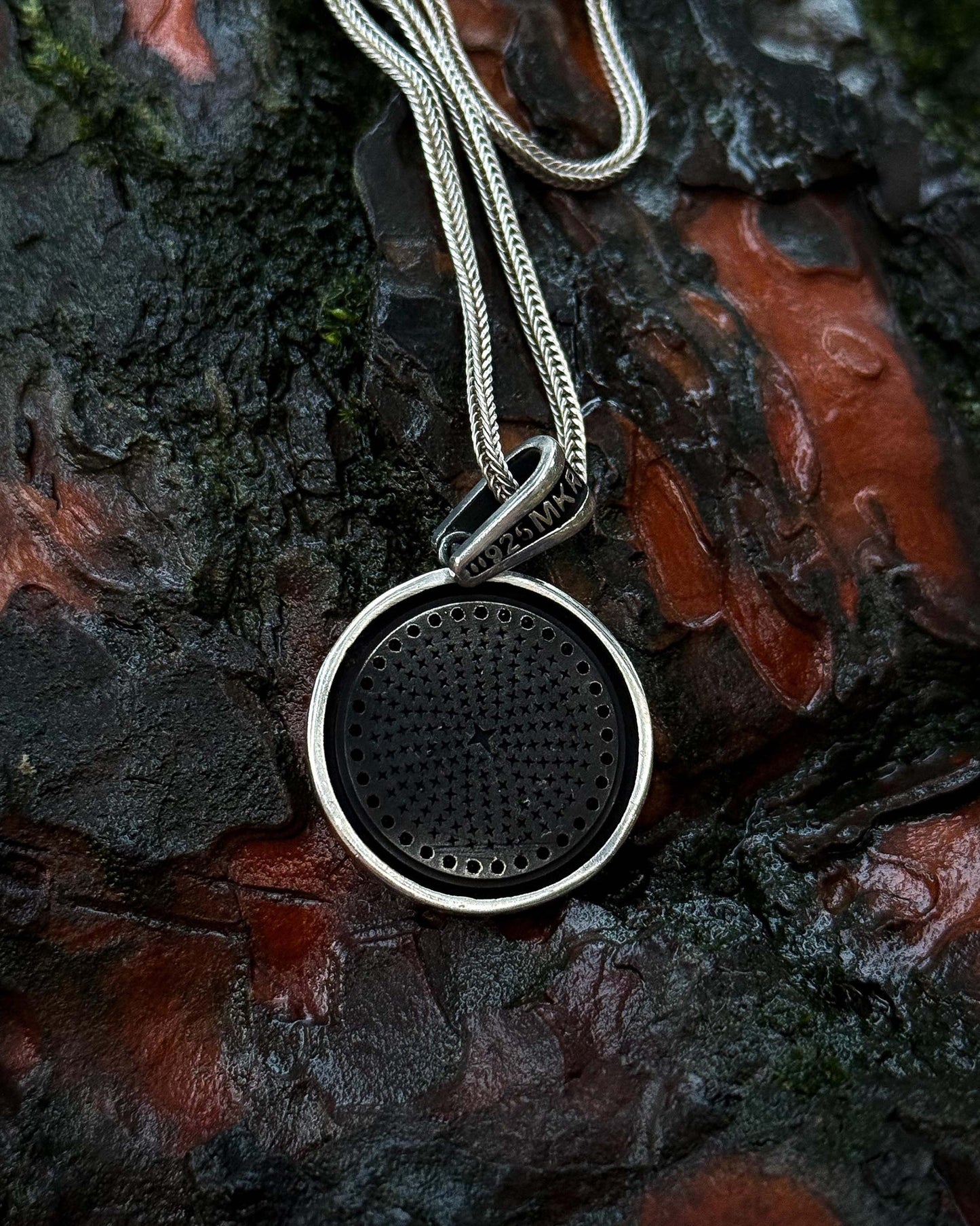 Siyah Ay Yıldız Madalyon Kolye – 925 Ayar Gümüş