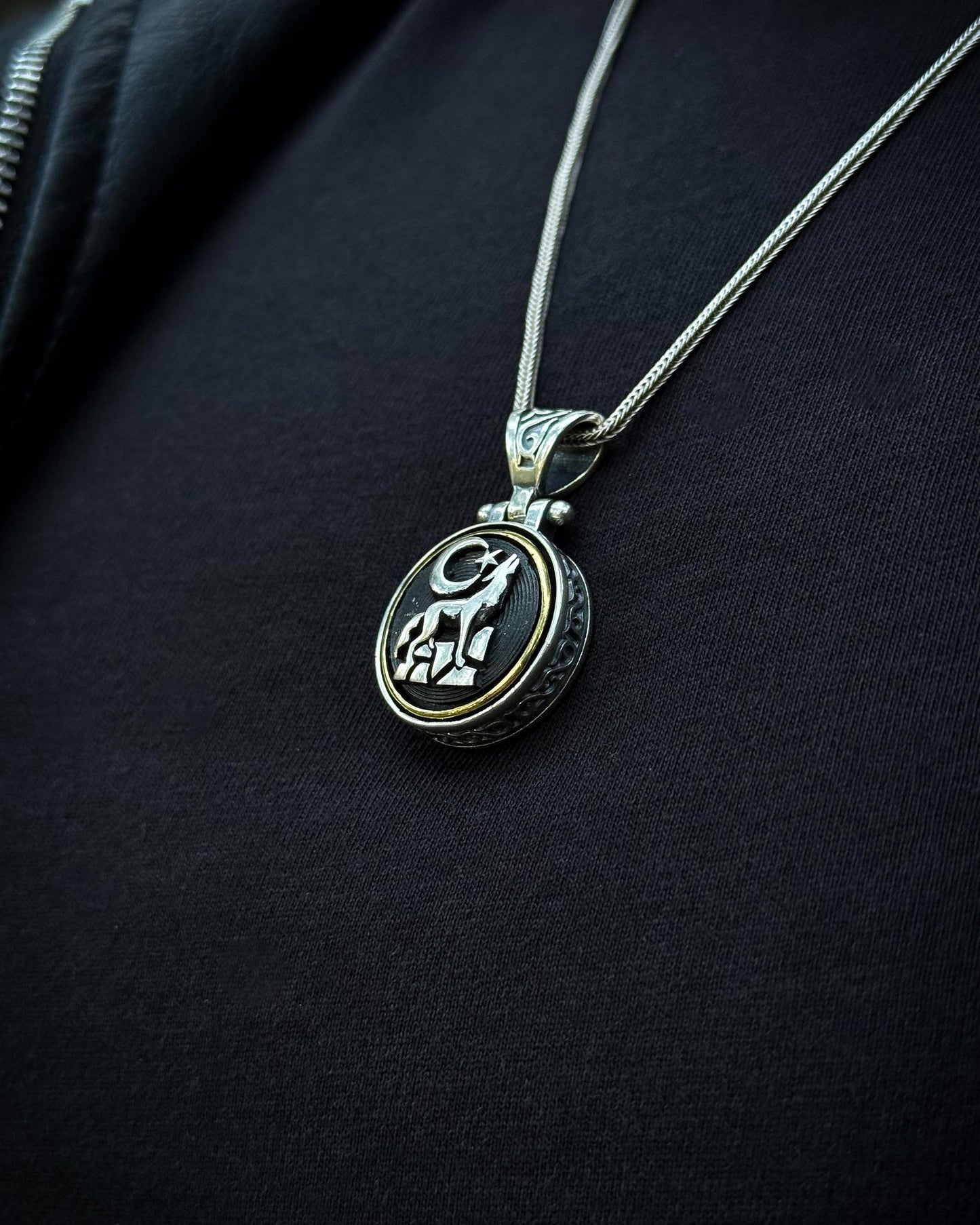 Ay Yıldız ve Bozkurt Kolye (Döner Mekanizmalı) – 925 Ayar Gümüş