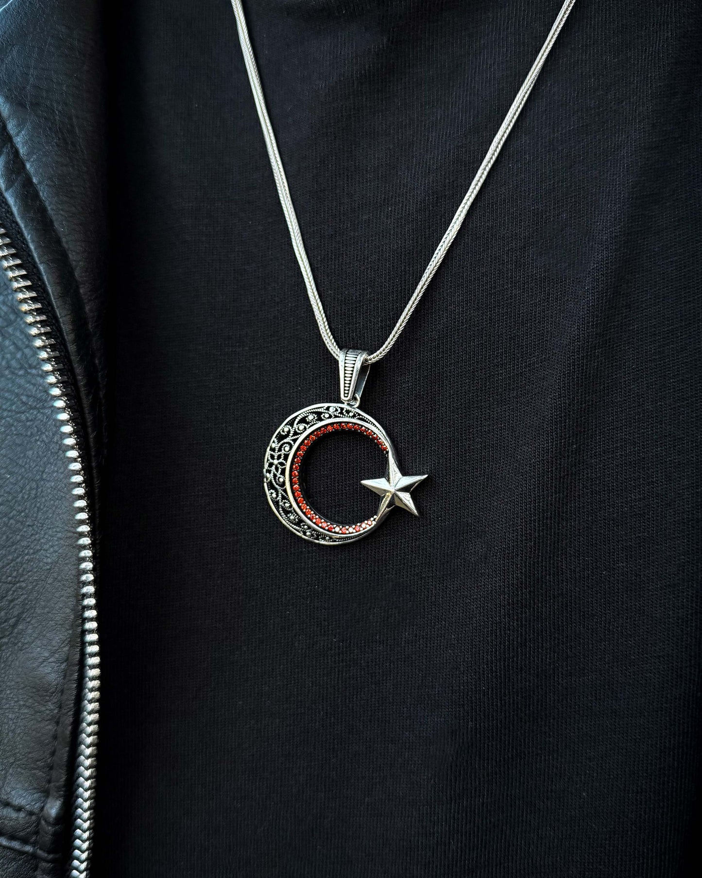 Kırmızı Taşlı Ay Yıldız Kolye – 925 Ayar Gümüş