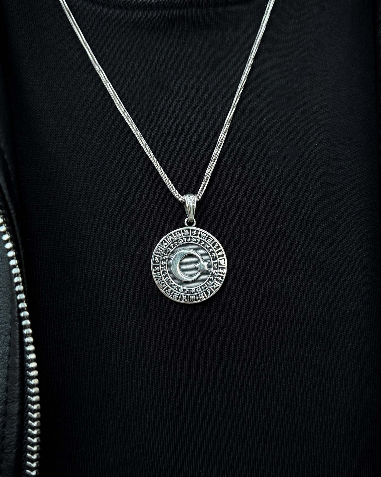 Ayyıldız ve Oğuz Boyları Madalyon Kolye – 925 Ayar Gümüş