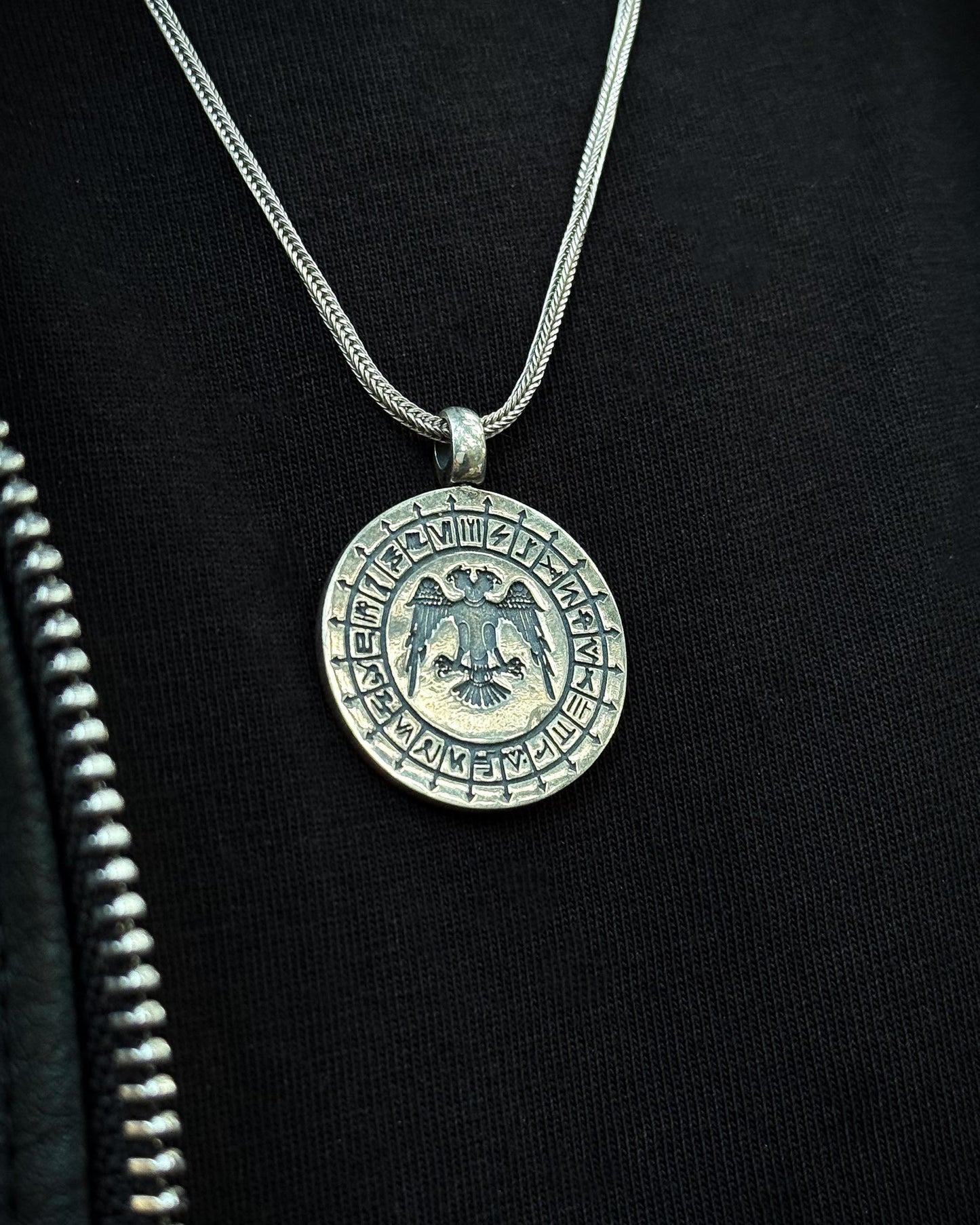 Selçuklu Kartalı ve Oğuz Boyları Kazıma Kolye – 925 Ayar Gümüş