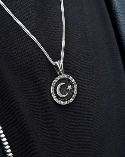 Siyah Ay Yıldız Madalyon Kolye – 925 Ayar Gümüş