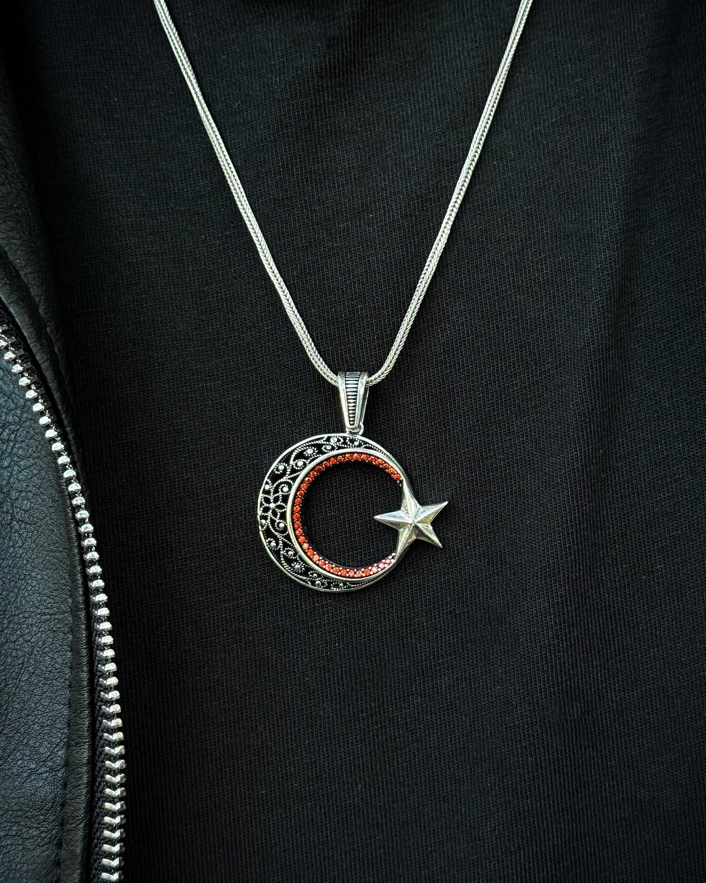 Kırmızı Taşlı Ay Yıldız Kolye – 925 Ayar Gümüş