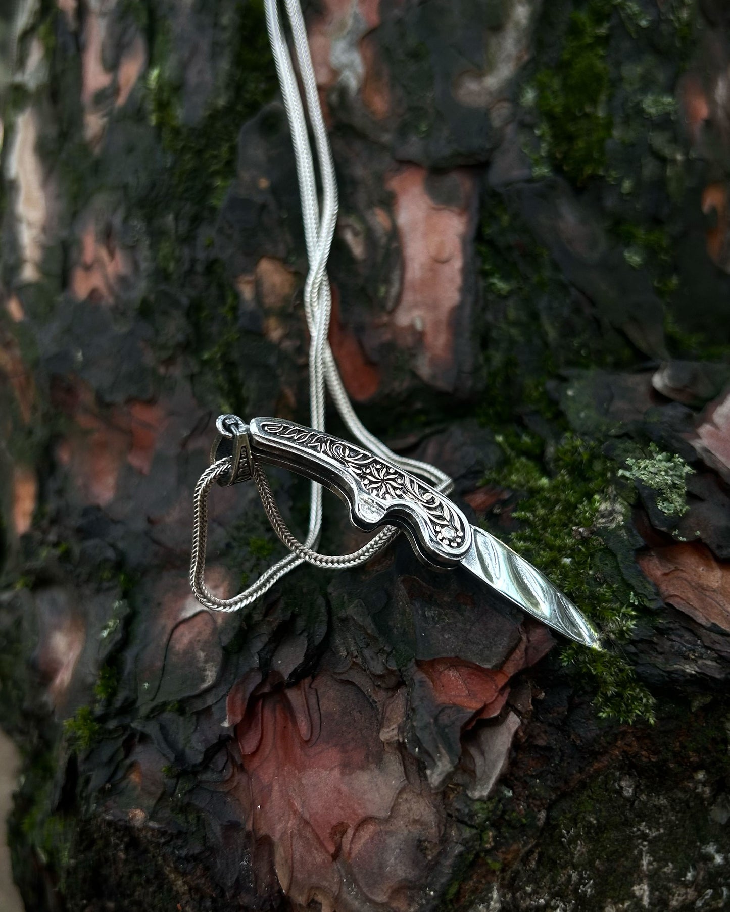 İşlemeli Katlanır Bıçak Kolye – 925 Ayar Gümüş