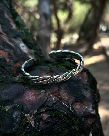 Burgulu Twist Bilezik – Ayarlanabilir 925 Ayar Gümüş