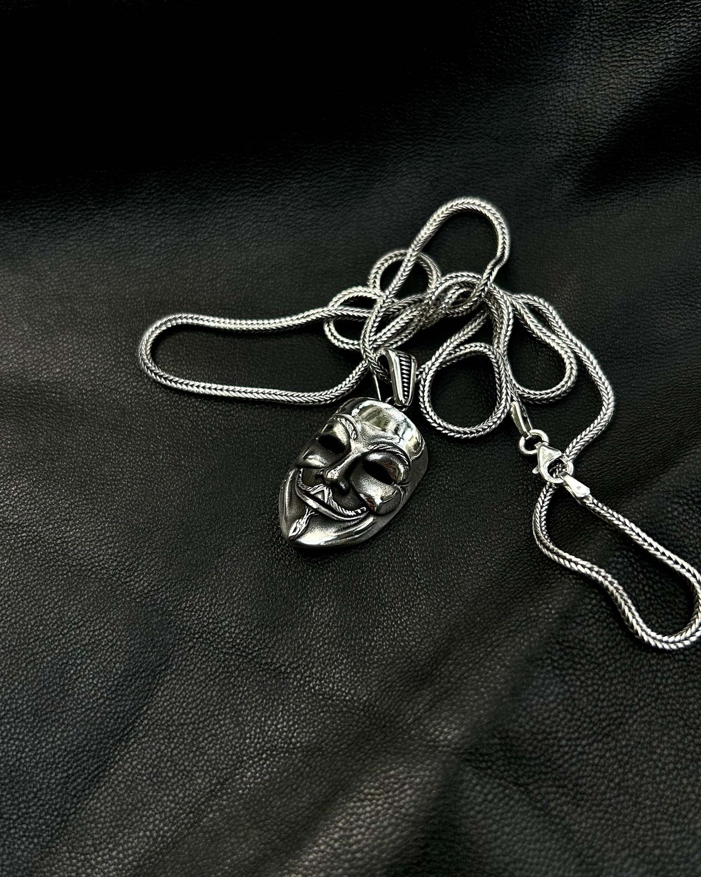 V For Vandetta Kolye – 925 Ayar Gümüş-Kolye-Osiris Jewelry