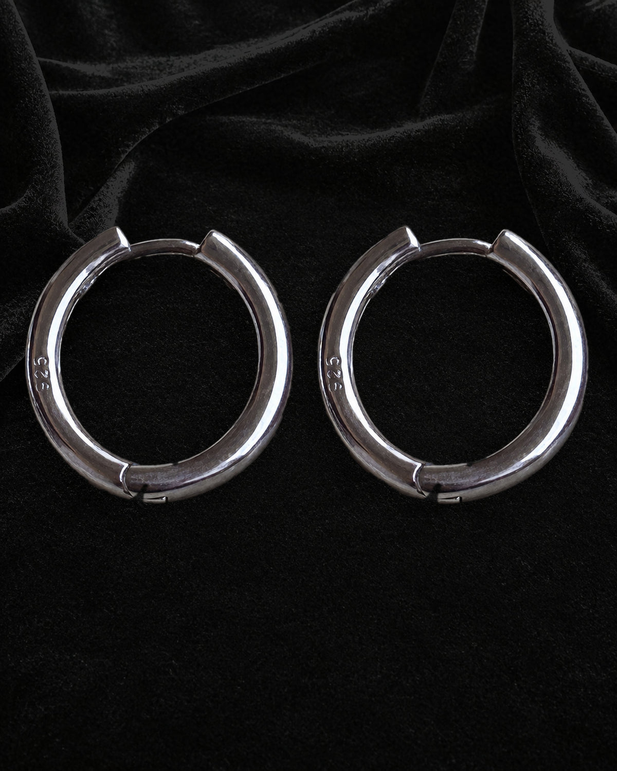 Halka Erkek Küpe 16 mm, 925 ayar gümüş; stüdyo ürün görünümü