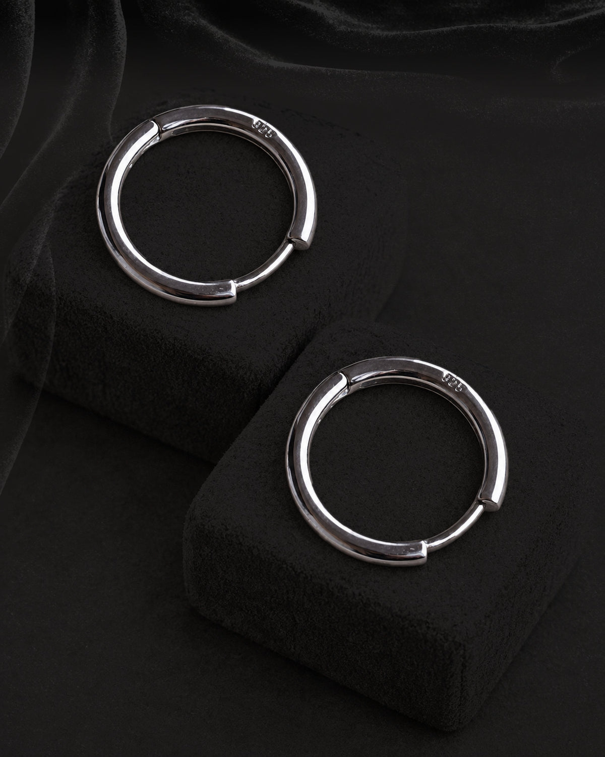 Halka Erkek Küpe 18 mm, 925 ayar gümüş; stüdyo ürün görünümü