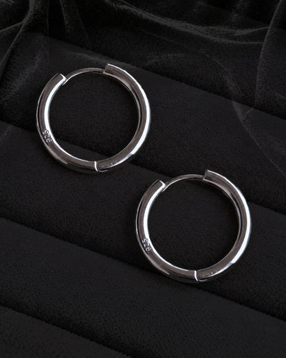 Halka Erkek Küpe 18 mm, 925 ayar gümüş; stüdyo ürün görünümü