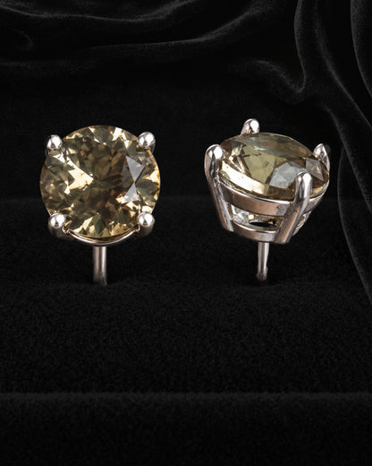 Zultanite (Diaspore) Erkek Küpe 7 mm, 925 ayar gümüş; stüdyo ürün görünümü