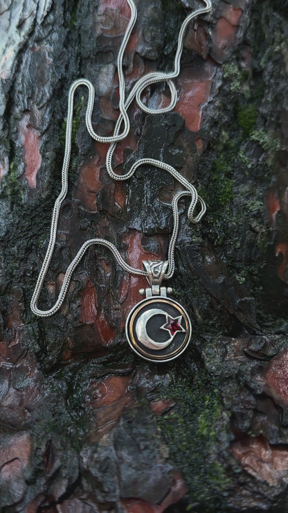 Kırmızı Taşlı Ay Yıldız Kolye (Döner Mekanizmalı) – 925 Ayar Gümüş