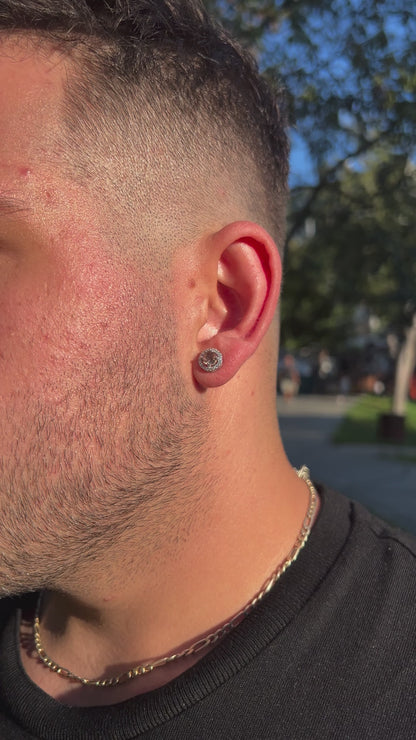 Extra Taşlı Zultanite (Diaspore) Erkek Küpe, 8 mm, 7.5 saniyelik gerçek çekim ürün videosu