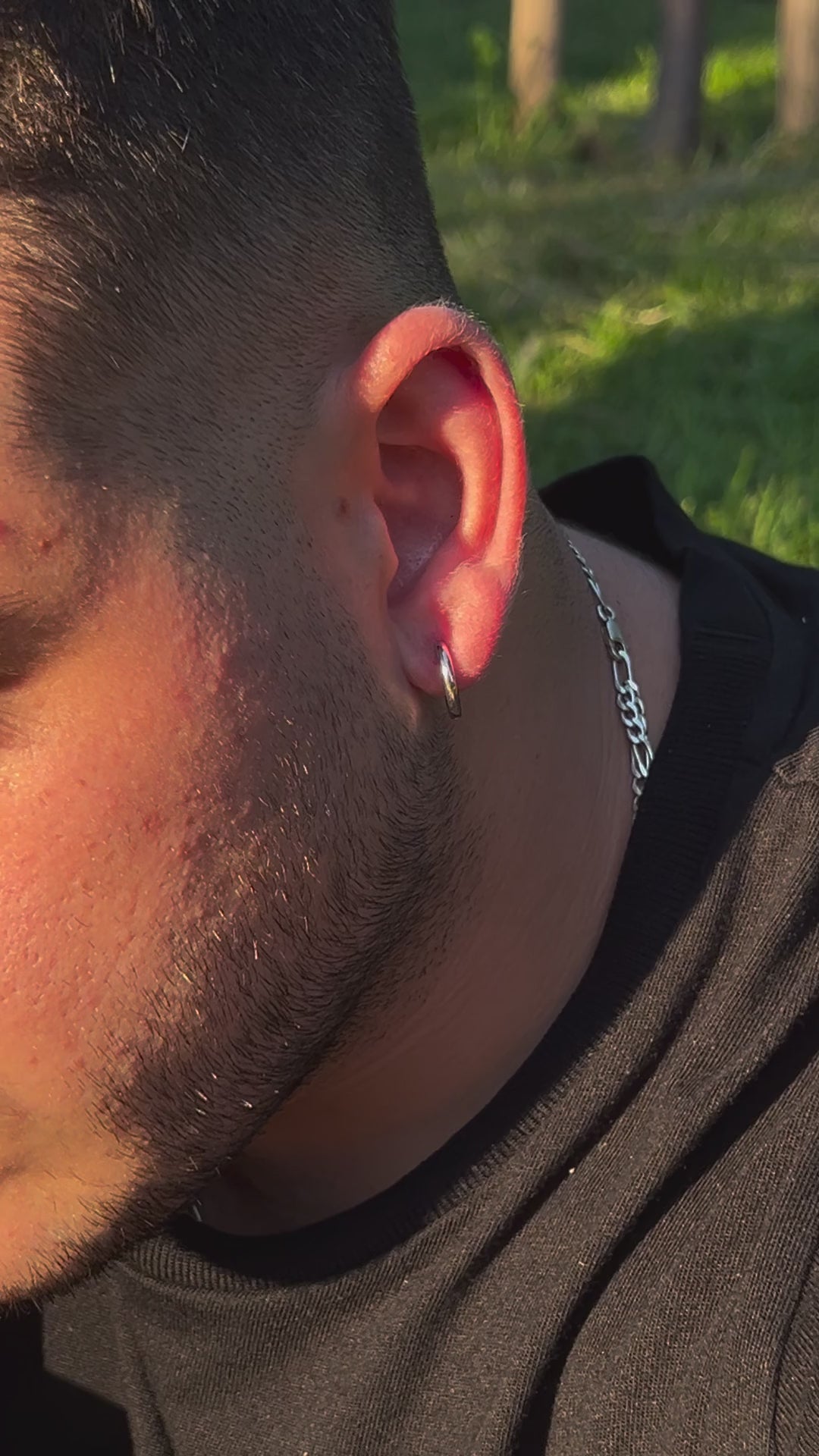 Halka Erkek Küpe, 14 mm / 18 mm, 15 saniyelik gerçek çekim ürün videosu
